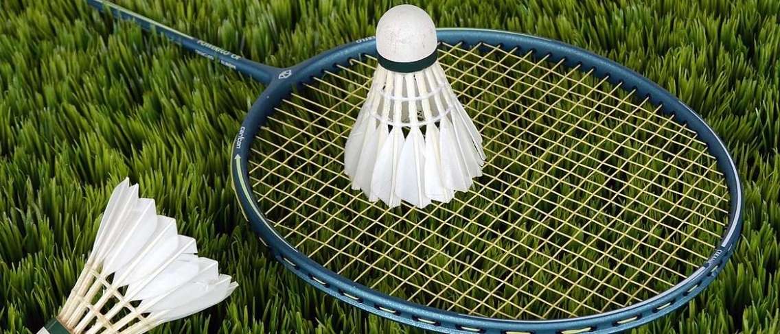 Få hälsofördelar från badminton