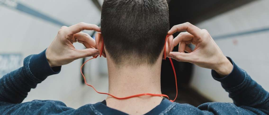 השפעה שלילית של האזנה למוזיקה