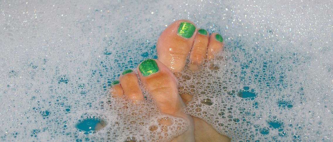 Los peligros detrás de la diversión de sumergirse en un baño de burbujas