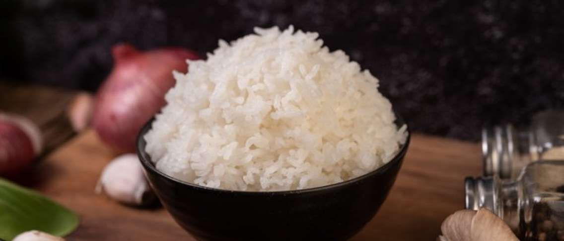 Abscheulich! Das ist die Gefahr, ungekochten Reis zu essen