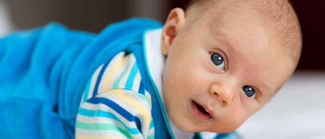 Tenga cuidado con los síntomas de la hidrocefalia en los bebés