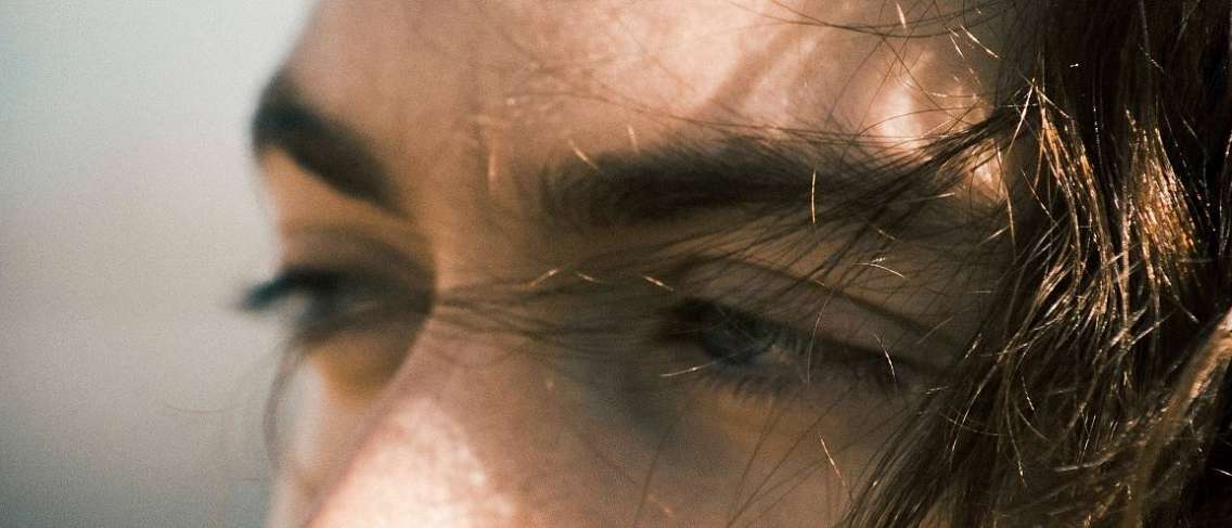 Reconoce 7 causas de los ojos hundidos