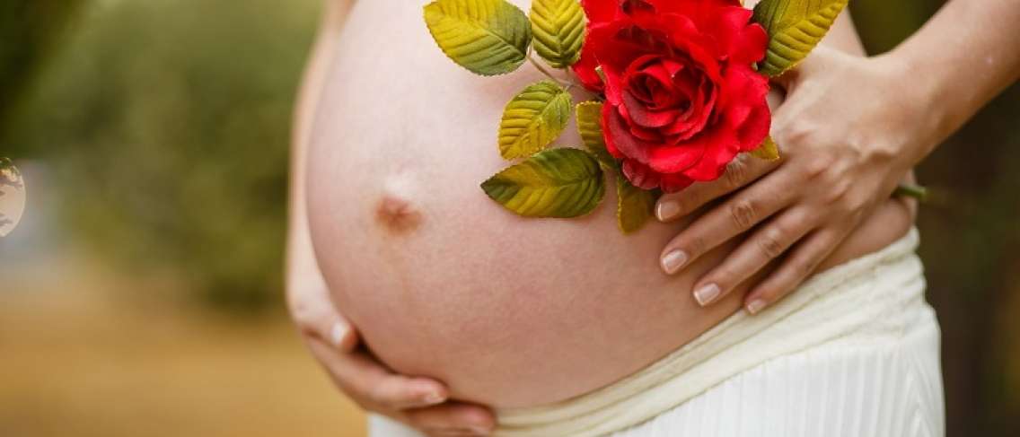 Is het mogelijk om te menstrueren terwijl je zwanger bent?