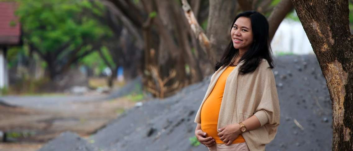 Oorzaken van melasma, zwarte vlekken op het gezicht van zwangere vrouwen